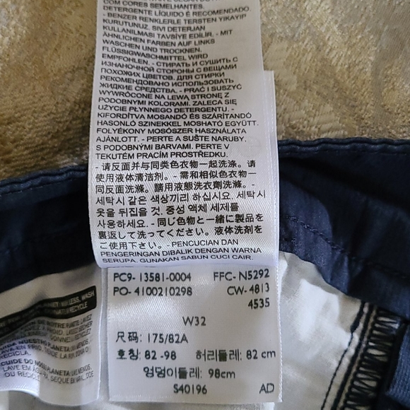 Levi's Men's Cargo Shorts, size 32 - Picture 6 of 7